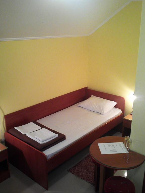 Rooms Gat Subotica Camera foto