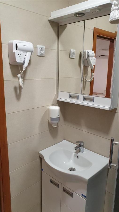 Rooms Gat Subotica Esterno foto