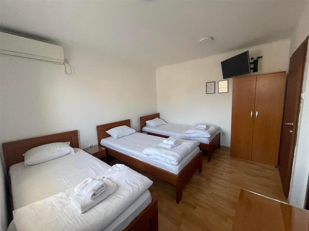 Rooms Gat Subotica Esterno foto
