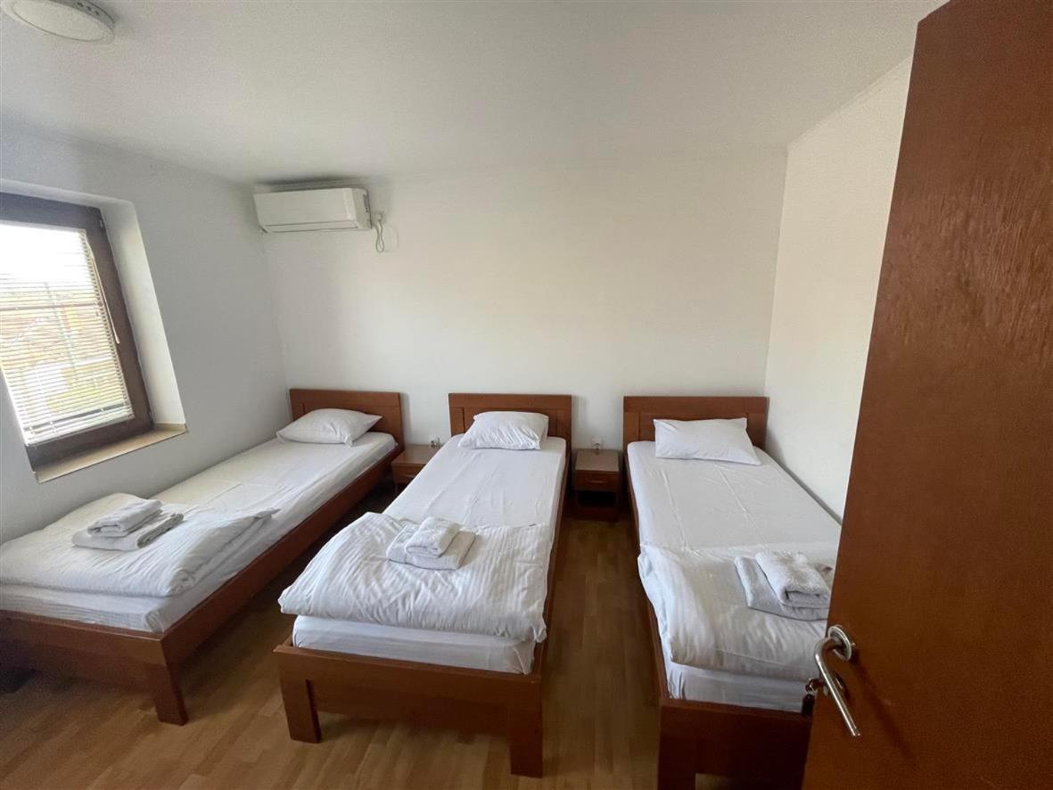 Rooms Gat Subotica Esterno foto