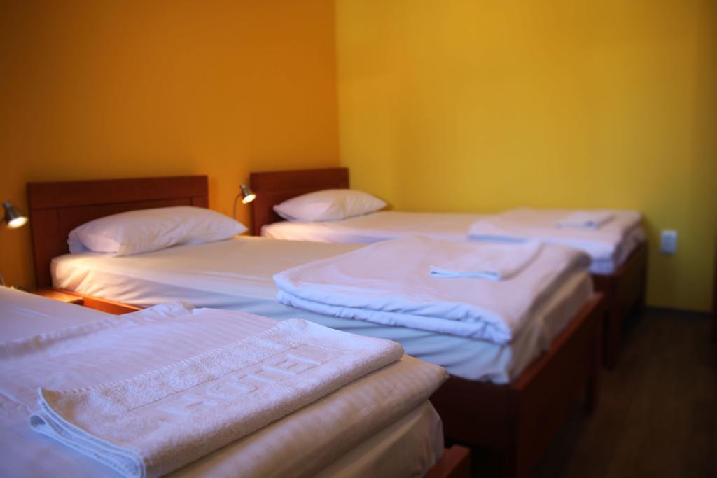 Rooms Gat Subotica Esterno foto