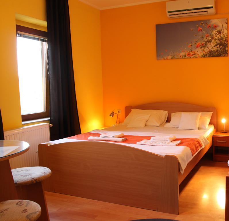 Rooms Gat Subotica Esterno foto