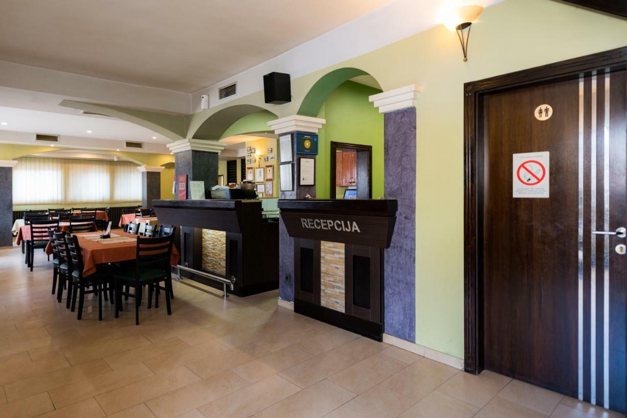 Rooms Gat Subotica Esterno foto