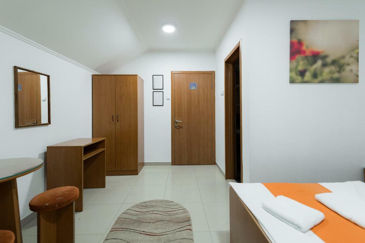 Rooms Gat Subotica Esterno foto