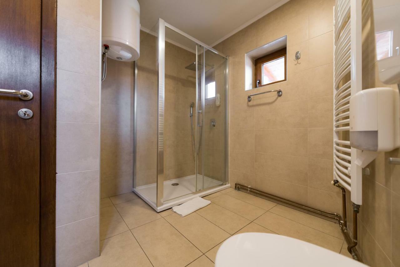 Rooms Gat Subotica Esterno foto